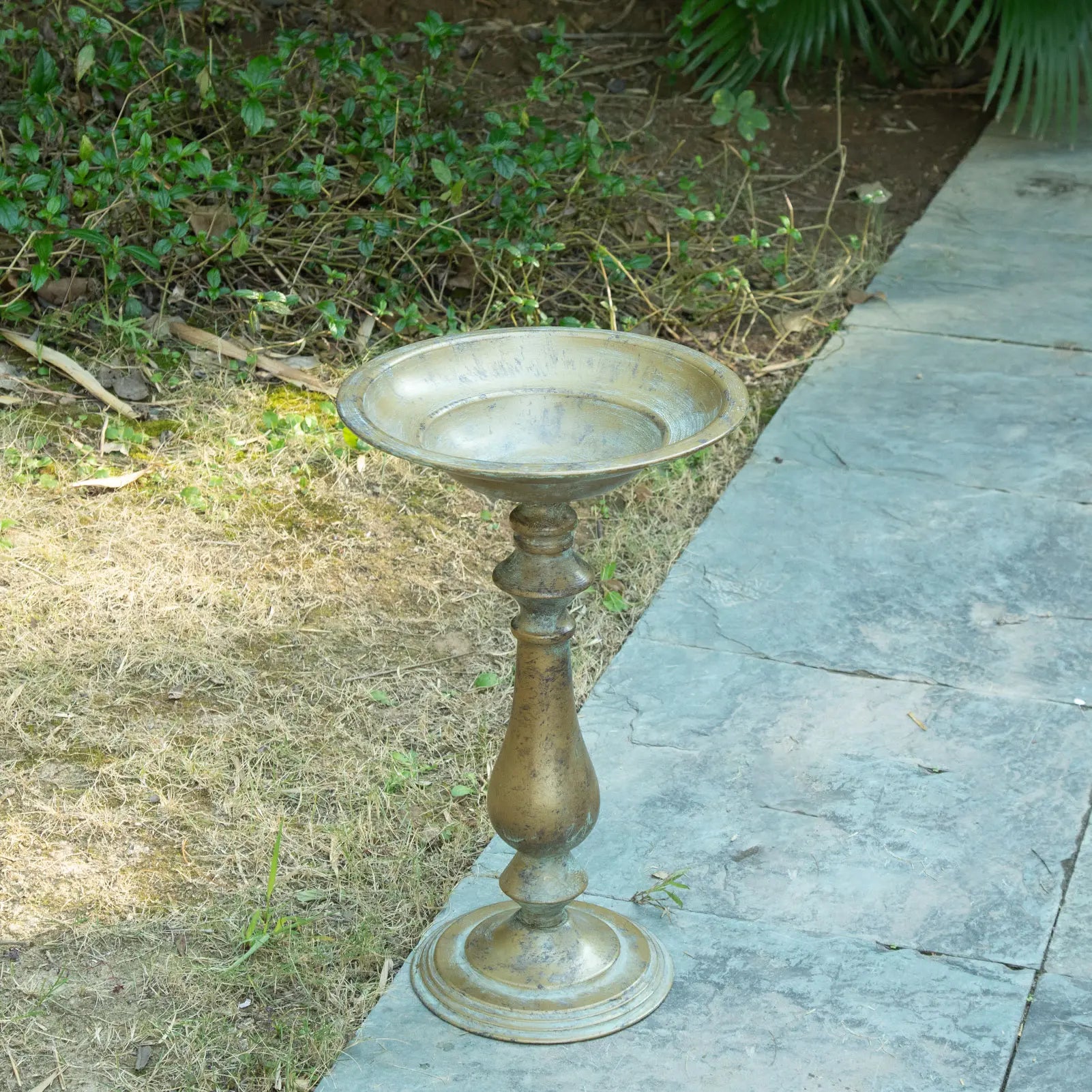 19”H Antique Pedestal Bird Bath, Bird Baths for Outdoors, Hand-Crafted Metal Bird Bath Bird Feeder Seed Tray for Garden Yard Decor (Copper)