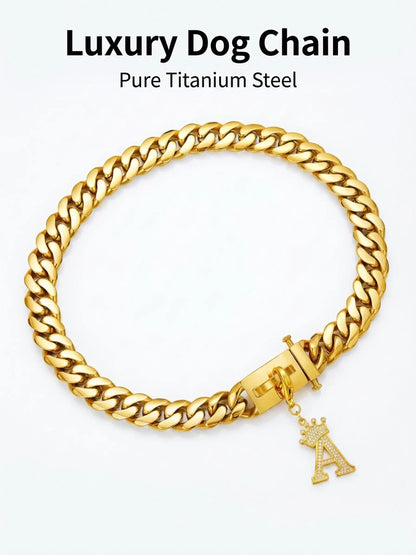 POPILY "Golden Crown" Pet Collar — Meticulously Crafted from 18K Gold-Plated Titanium Steel, Featuring a Clasp Exquisitely Set with Dazzling Cubic Zirconia. This Luxurious Collar Is Custom-Tailored for Large Dogs and Showcases a Stylish Cuban Link Design.