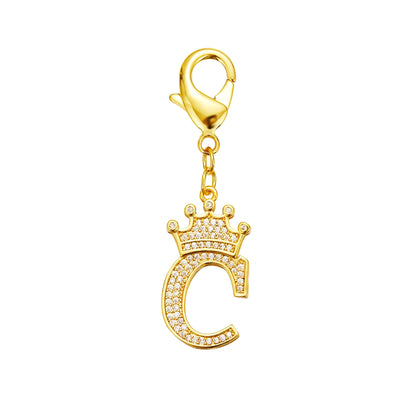POPILY "Golden Crown" Pet Collar — Meticulously Crafted from 18K Gold-Plated Titanium Steel, Featuring a Clasp Exquisitely Set with Dazzling Cubic Zirconia. This Luxurious Collar Is Custom-Tailored for Large Dogs and Showcases a Stylish Cuban Link Design.