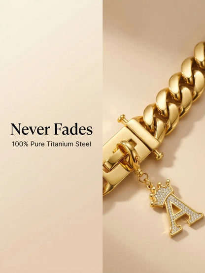 POPILY "Golden Crown" Pet Collar — Meticulously Crafted from 18K Gold-Plated Titanium Steel, Featuring a Clasp Exquisitely Set with Dazzling Cubic Zirconia. This Luxurious Collar Is Custom-Tailored for Large Dogs and Showcases a Stylish Cuban Link Design.